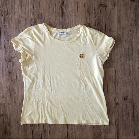 ✨ 2/10$ Twik yellow smiley shirt - Picture 1 of 5